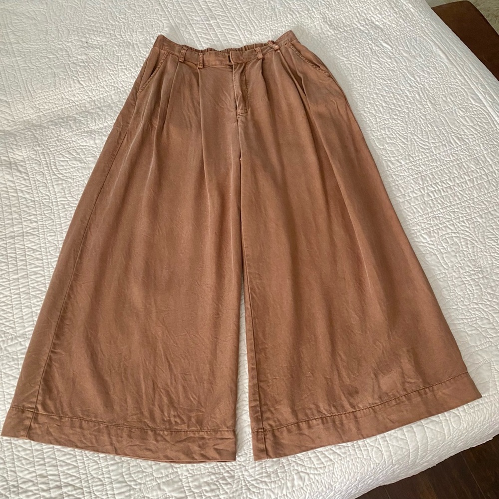 YFB Wide Leg Trousers Sz M